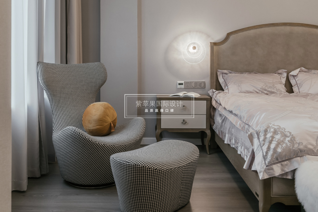 現(xiàn)代混搭裝修案例，給人溫暖和舒適的感覺(jué)