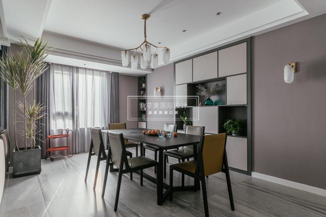 現(xiàn)代混搭裝修案例，給人溫暖和舒適的感覺(jué)